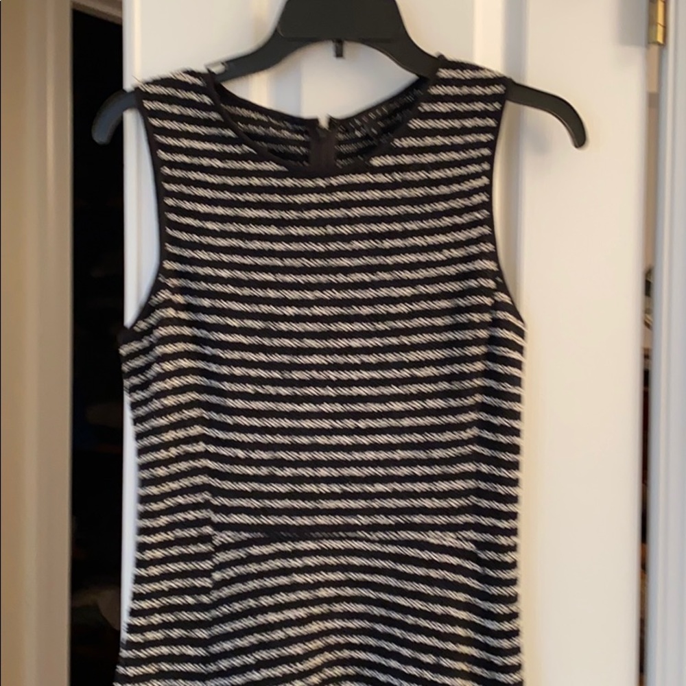 Theory fit and flare dress sz6